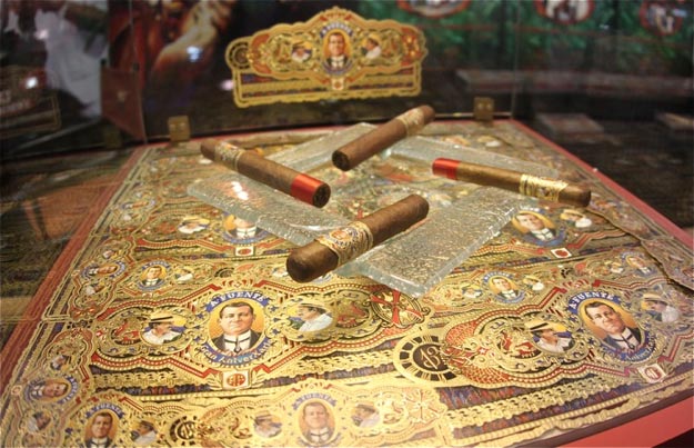 富恩特 唐阿图罗 伟大周年纪念版 ARTURO FUENTE DON ARTURO GRAN ANIVERXARIO GRAN CORONA (NATURAL)