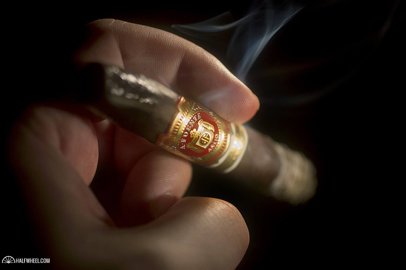 阿图罗 富恩特 棕榈珍藏888 - ARTURO FUENTE AÑEJO RESERVA NO. 8-8-8