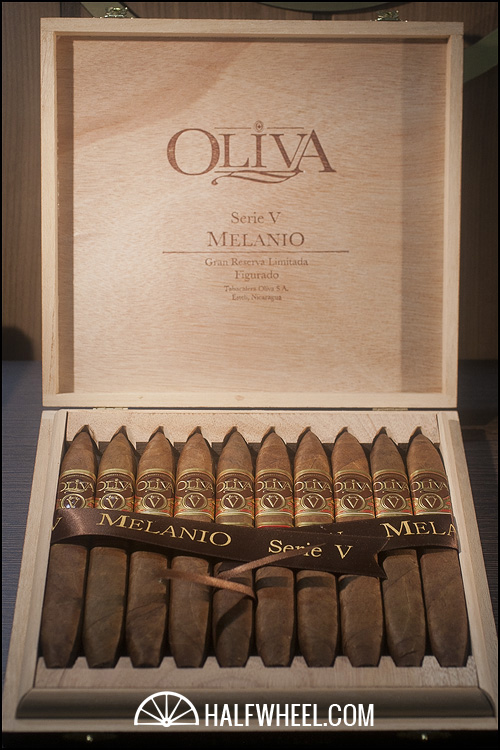 Oliva Serie V Melanio Figurado 盒子 2