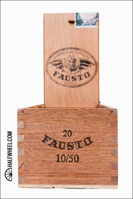 Fausto Up Down 10 50 Box 2.jpg FAUSTO UP DOWN 10/50 雪茄