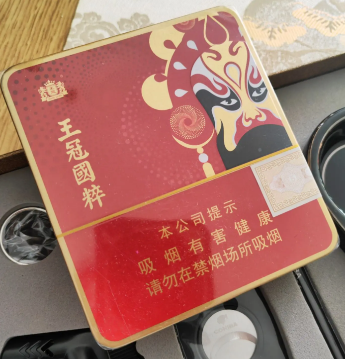 王冠小国粹雪茄