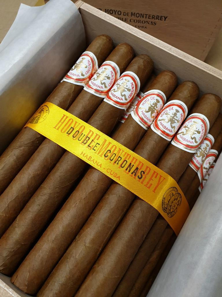 蒙特利双冠雪茄（Hoyo de Monterrey Double Corona）
