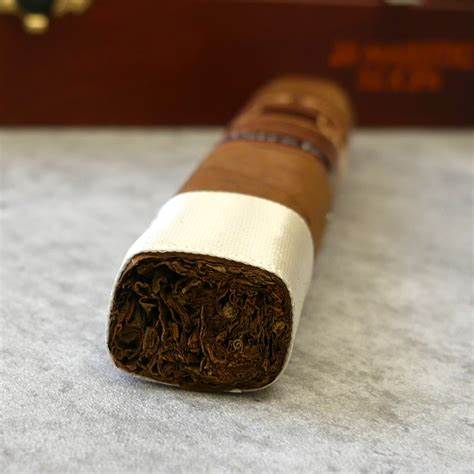 卡里罗复兴雄伟特冠 E.P.Carrillo Encore Majestic 雪茄