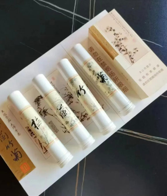 王冠 梅兰竹菊